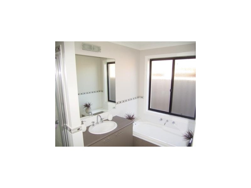 12 Dillagar Place, Springdale Heights NSW 2641