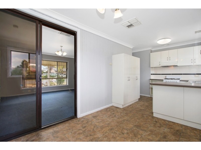 466 Kemp Street, Lavington NSW 2641