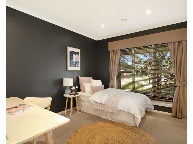 4 Black Springs Circuit, Glenroy NSW 2640