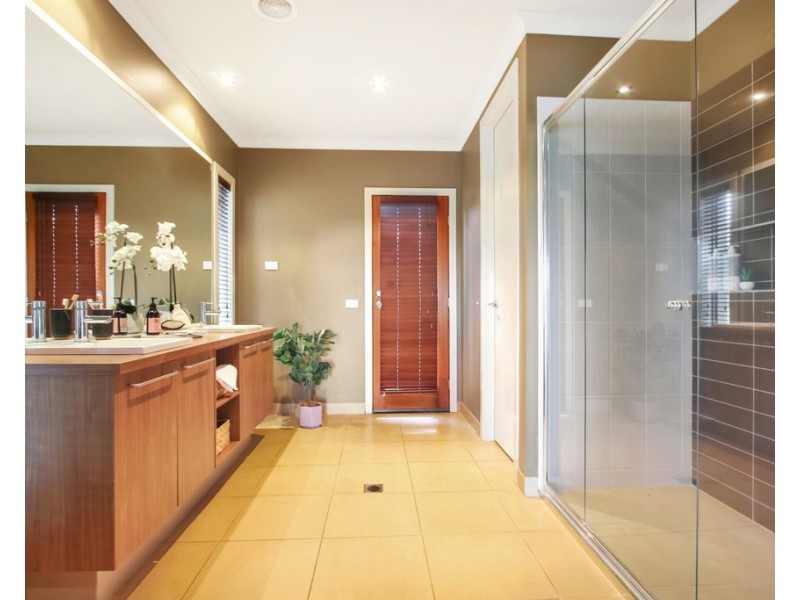 4 Black Springs Circuit, Glenroy NSW 2640