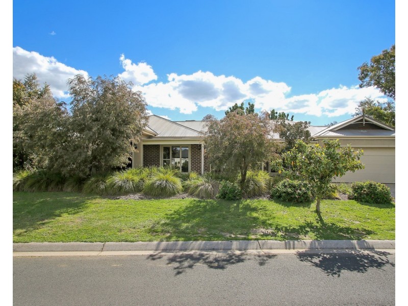 4 Black Springs Circuit, Glenroy NSW 2640