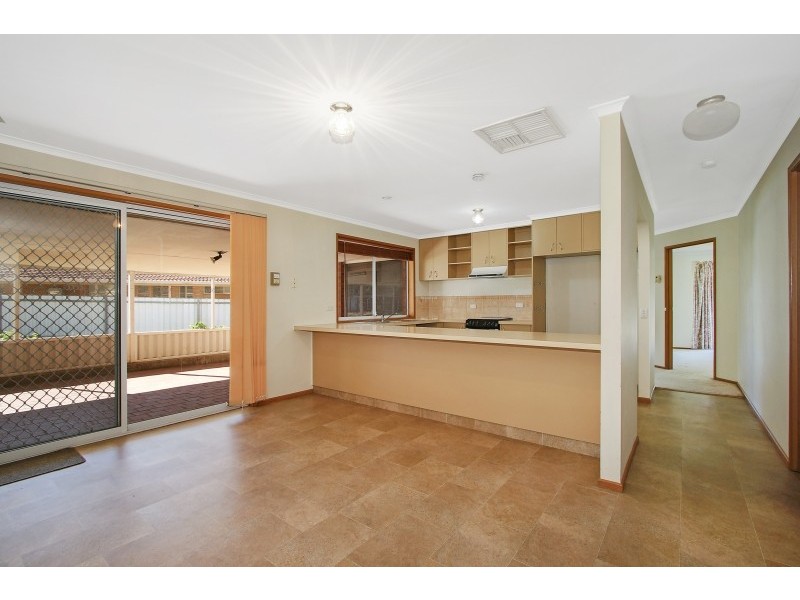 8 Stockton Court, Thurgoona NSW 2640