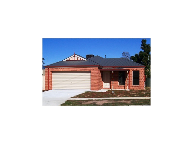 11 Parliament Street, Corowa NSW 2646