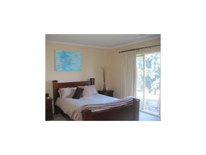 155 Newton Court, Thurgoona NSW 2640