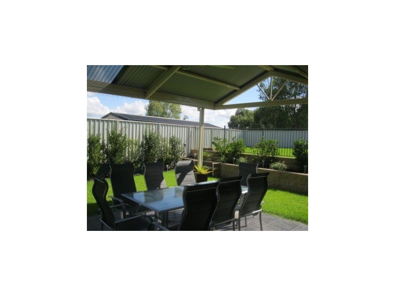 155 Newton Court, Thurgoona NSW 2640