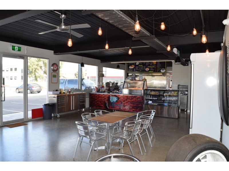 16 Bennu Circuit, Albury NSW 2640