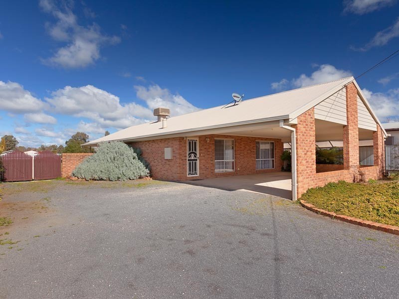 108 Clarke Street, Howlong NSW 2643