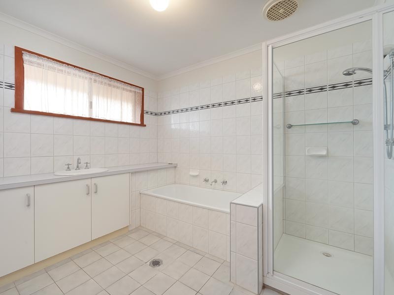 108 Clarke Street, Howlong NSW 2643