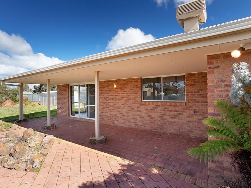 108 Clarke Street, Howlong NSW 2643