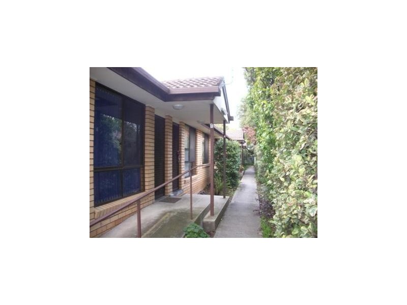 2/612 Hague Street, Lavington NSW 2641