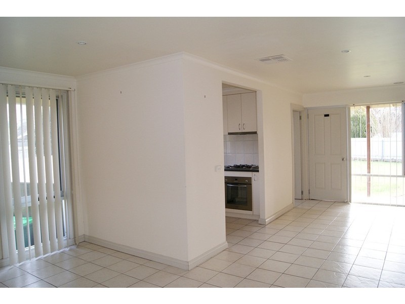 302 Sunshine Court, Lavington NSW 2641