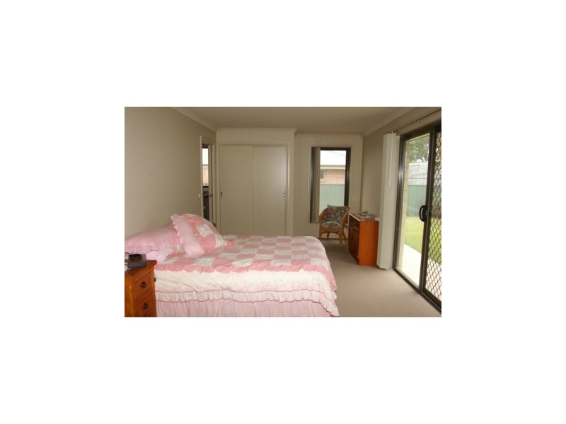 5 Hall Court, Howlong NSW 2643