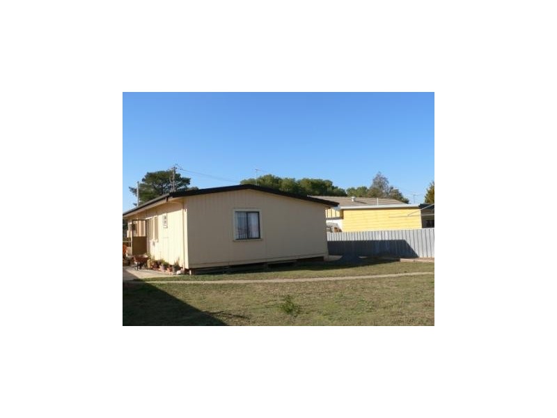 527 Daly Street, Lavington NSW 2641