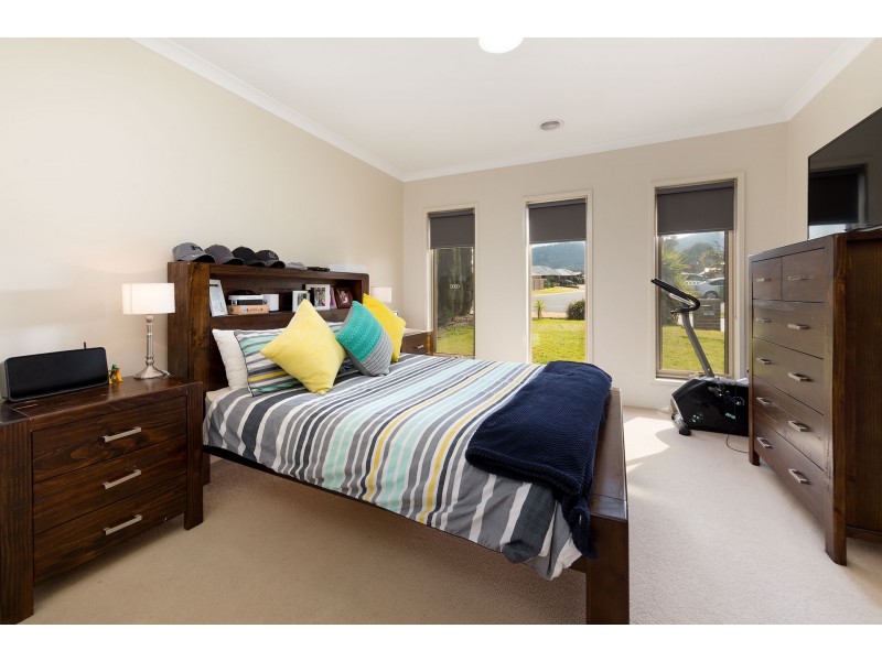 28 Nicola Place, Lavington NSW 2641