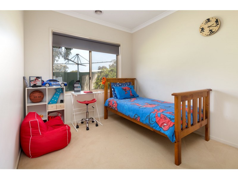 28 Nicola Place, Lavington NSW 2641