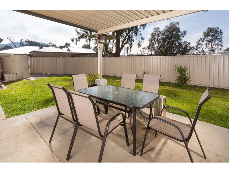 28 Nicola Place, Lavington NSW 2641