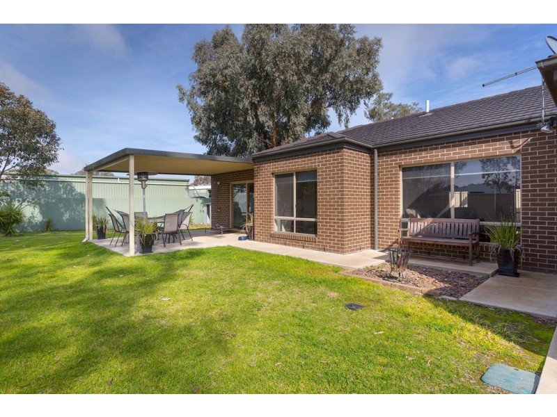 28 Nicola Place, Lavington NSW 2641