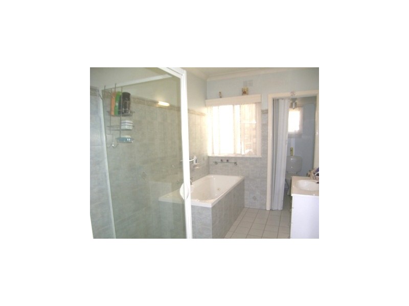 860 Watson Street, Albury NSW 2640