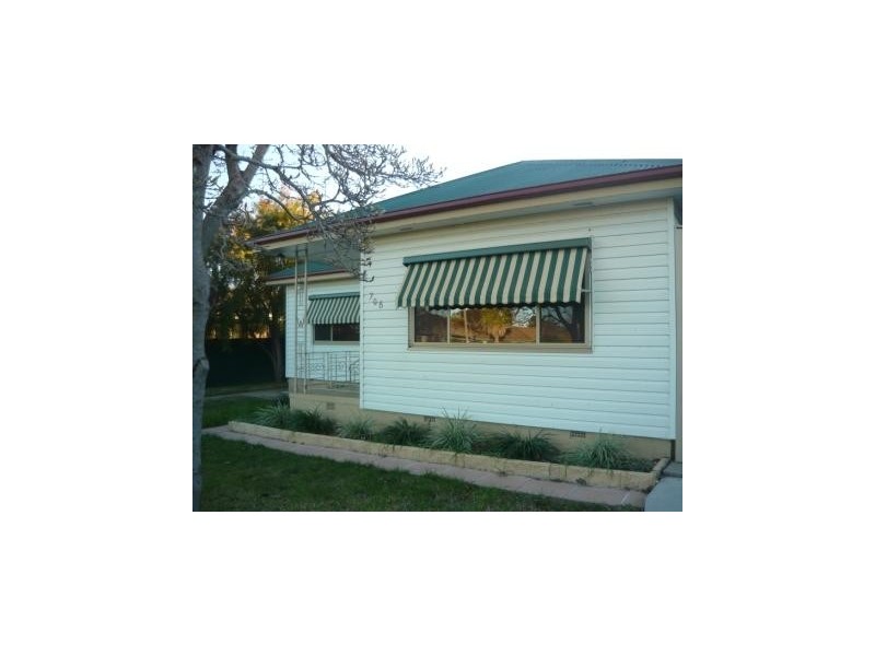 705 East Street, East Albury NSW 2640