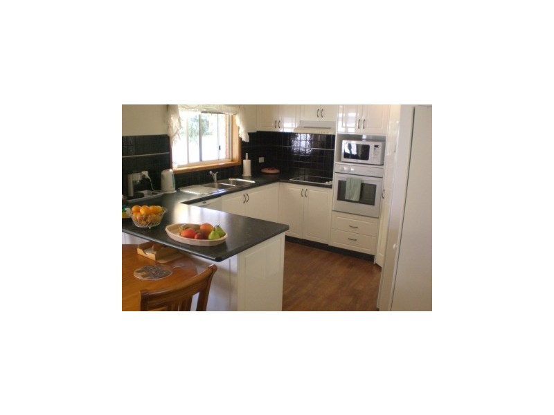 133 Bank Street, Howlong NSW 2643