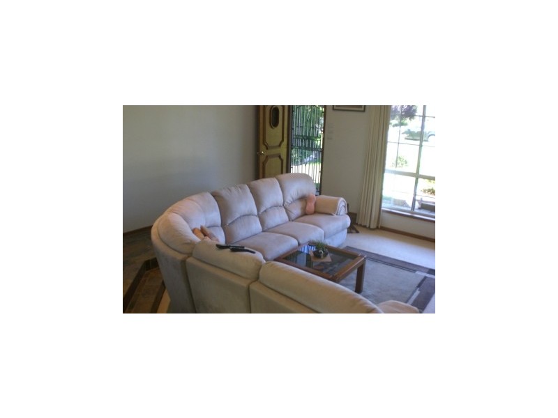 133 Bank Street, Howlong NSW 2643