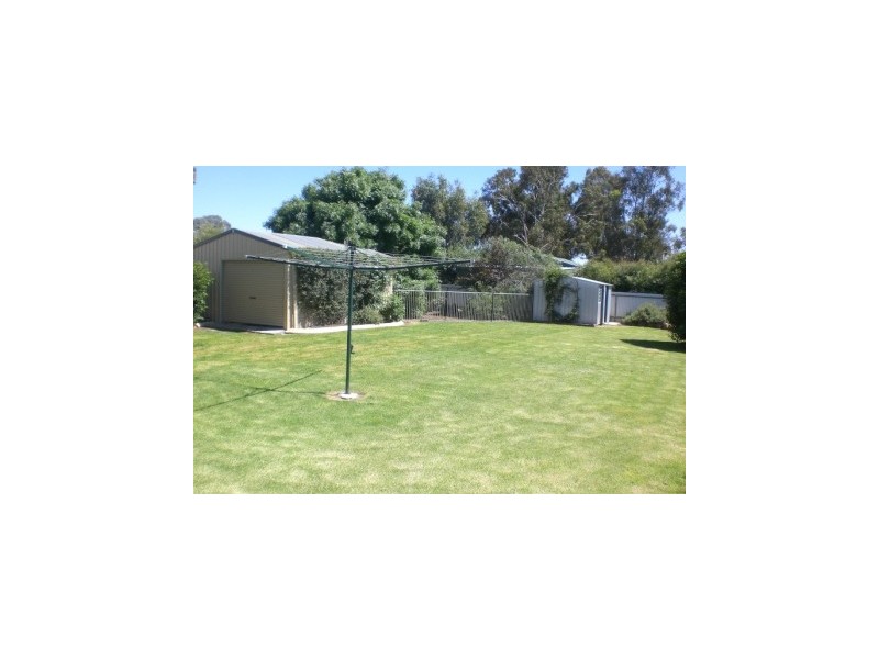 133 Bank Street, Howlong NSW 2643