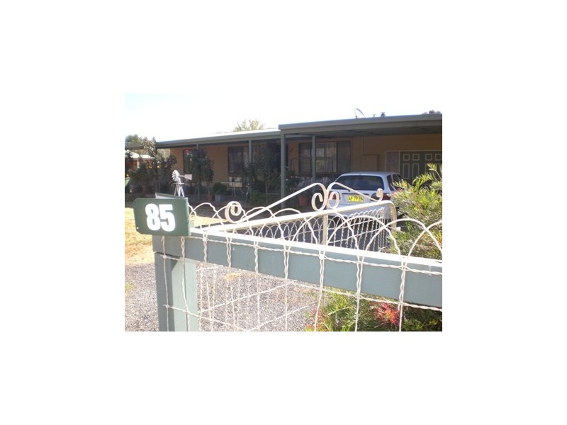 85 Hammer Street, Howlong NSW 2643