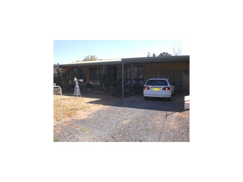 85 Hammer Street, Howlong NSW 2643