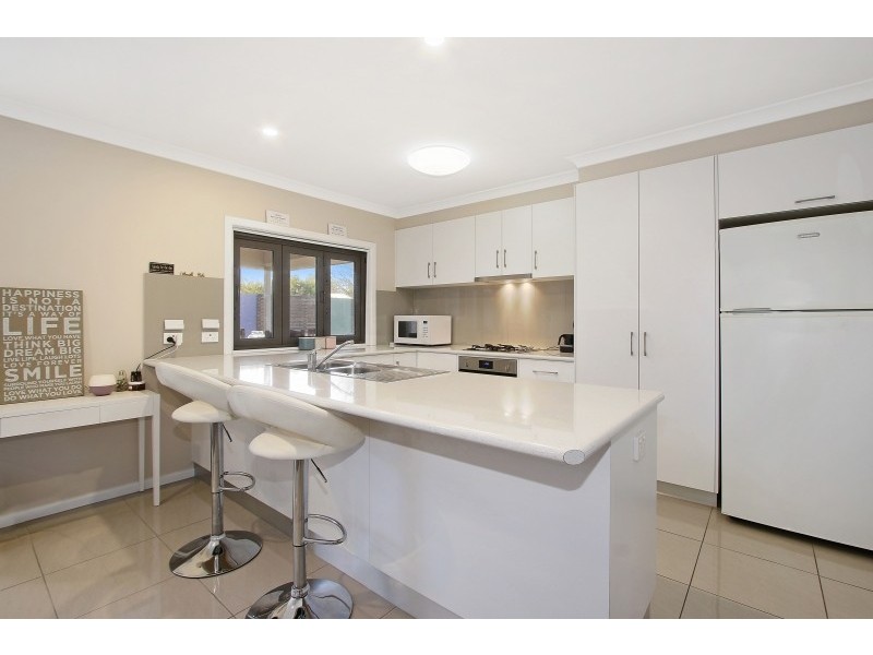 2/560 Hague Street, Lavington NSW 2641