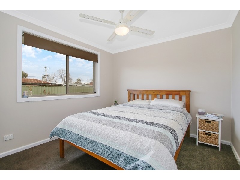 2/560 Hague Street, Lavington NSW 2641