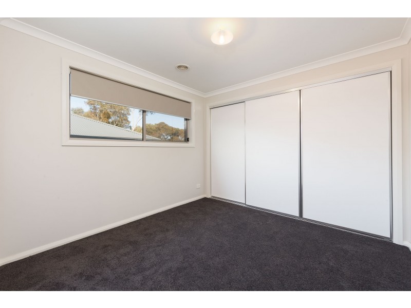 8 Riverboat Drive, Thurgoona NSW 2640