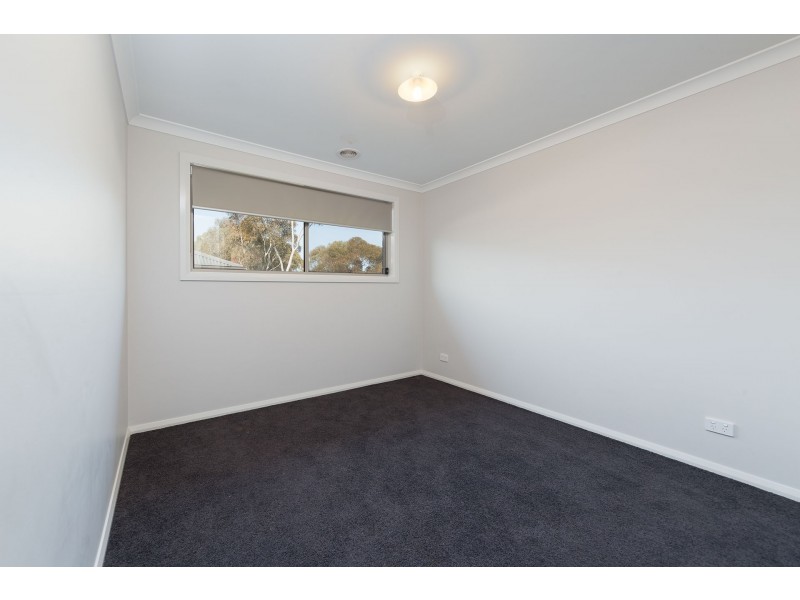 8 Riverboat Drive, Thurgoona NSW 2640