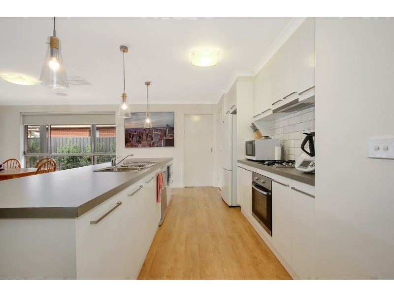 15 Stockyard Way, Thurgoona NSW 2640