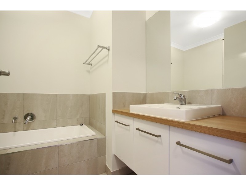 15 Stockyard Way, Thurgoona NSW 2640