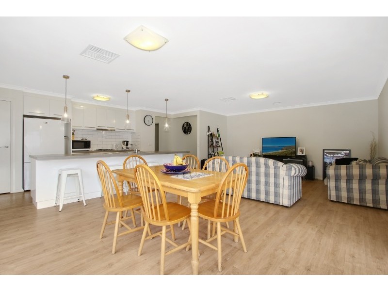 15 Stockyard Way, Thurgoona NSW 2640