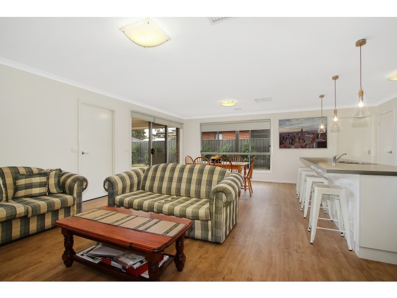 15 Stockyard Way, Thurgoona NSW 2640