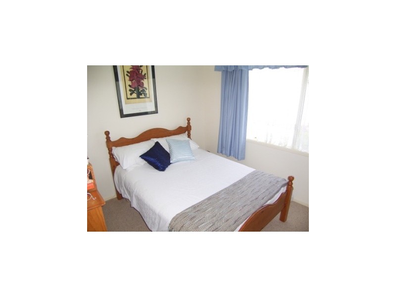 9 Sarson Road, Lavington NSW 2641