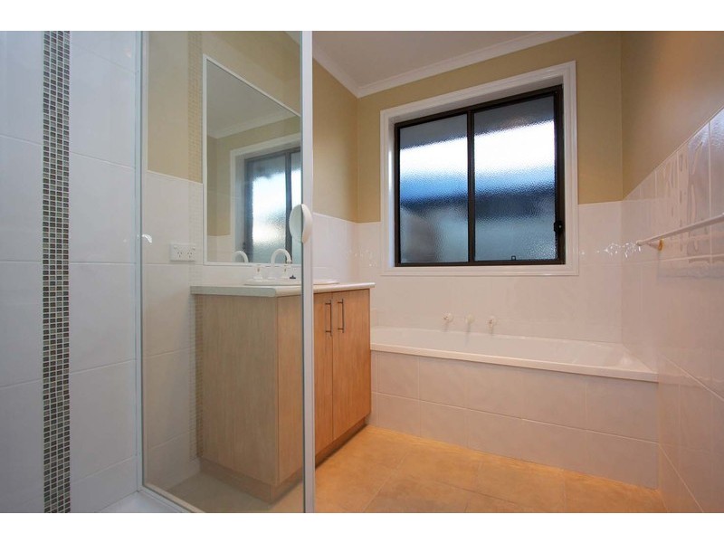 149 Hume Street, Howlong NSW 2643