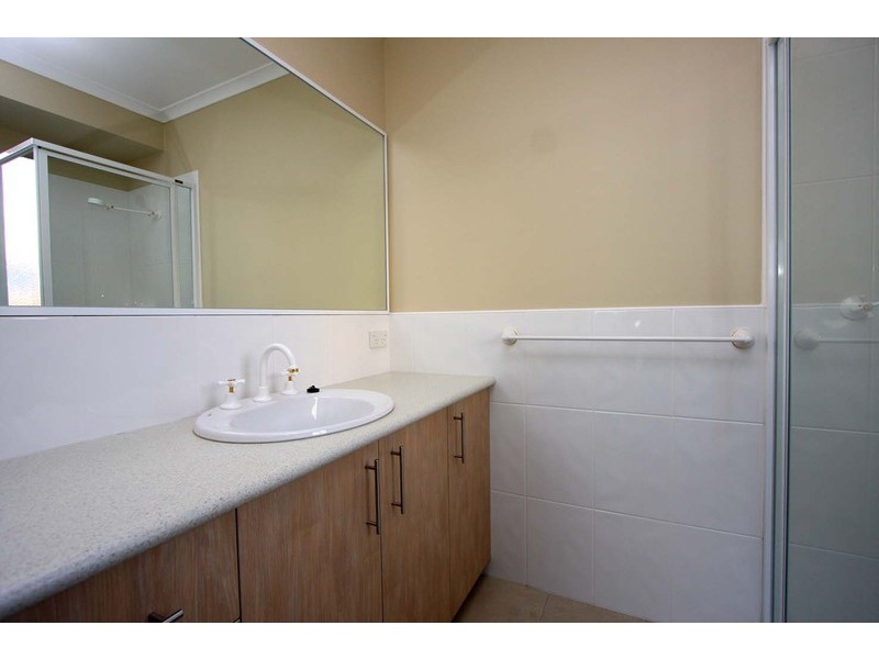 74 Jude Street, Howlong NSW 2643