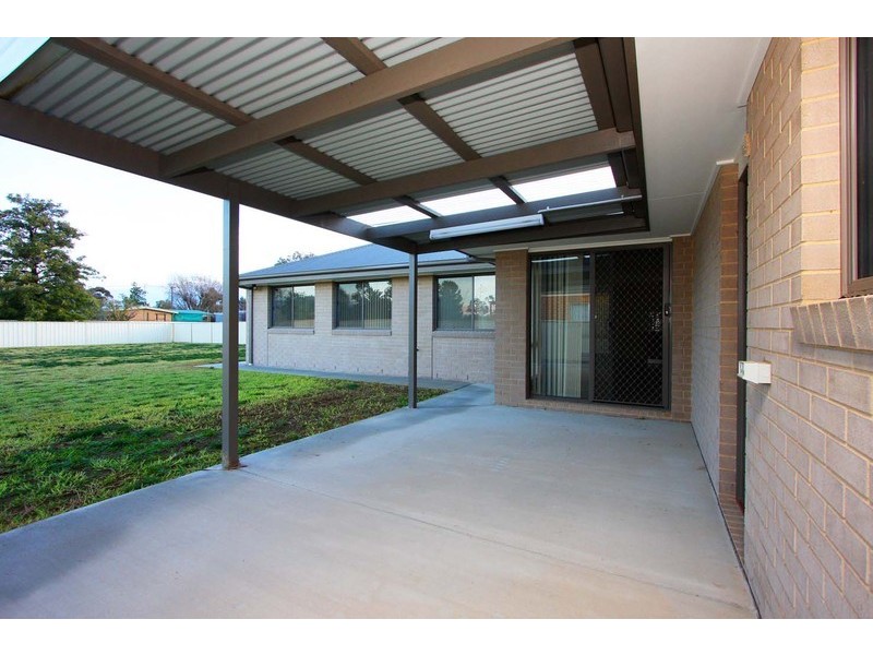 74 Jude Street, Howlong NSW 2643