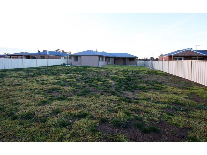74 Jude Street, Howlong NSW 2643