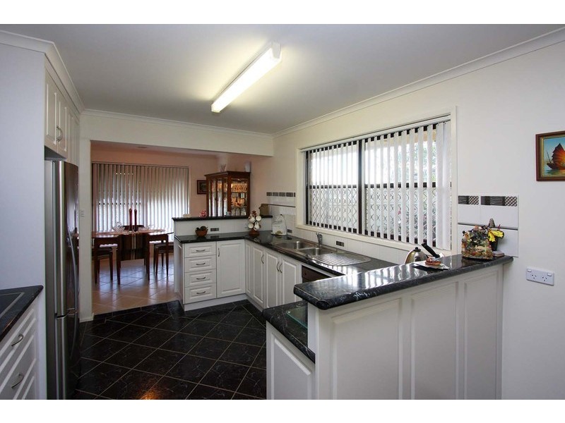 136 Howard Court, Howlong NSW 2643