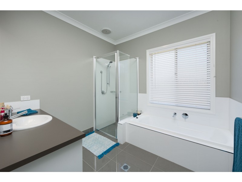 18 Lara Lake Road, Table Top NSW 2640