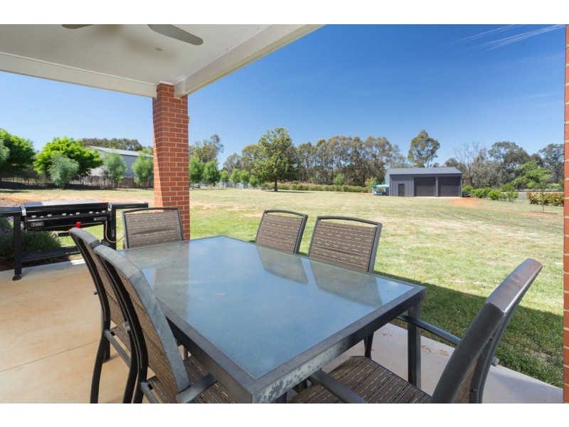18 Lara Lake Road, Table Top NSW 2640