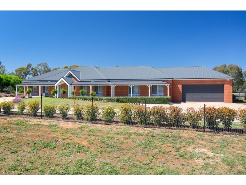 18 Lara Lake Road, Table Top NSW 2640