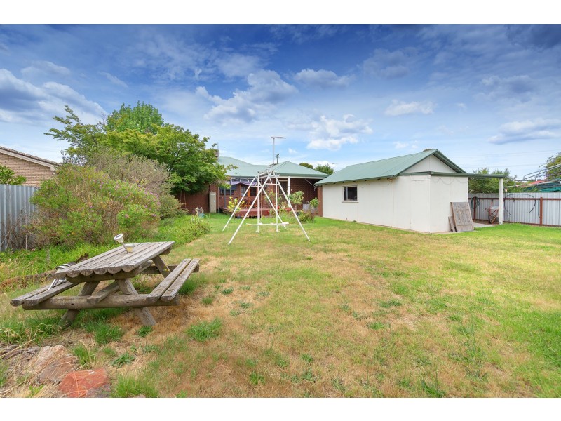 497 Danes Street, Lavington NSW 2641
