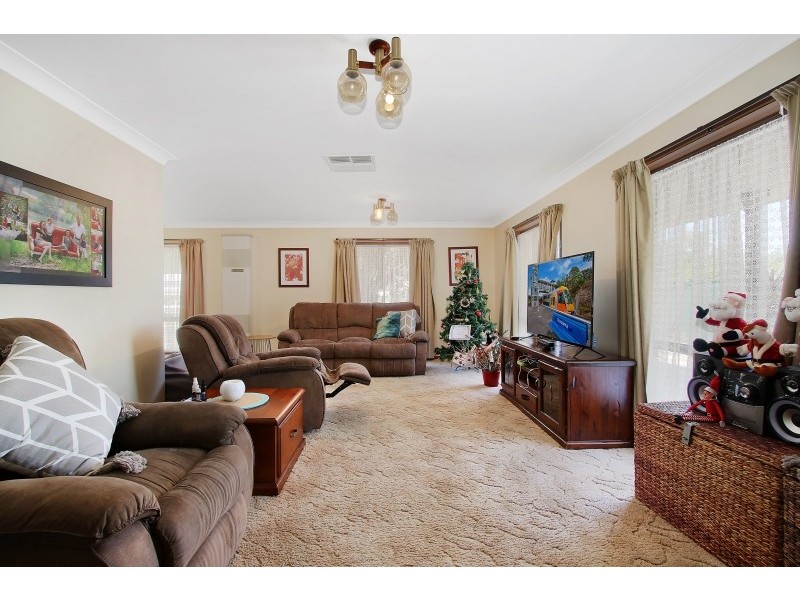 562 Roach Street, Lavington NSW 2641
