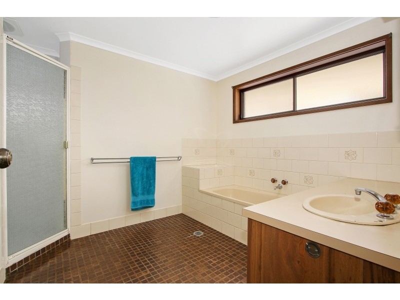562 Roach Street, Lavington NSW 2641