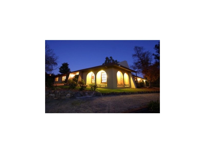 77 Sunset Drive, Albury NSW 2640