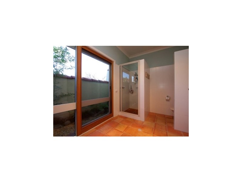 77 Sunset Drive, Albury NSW 2640